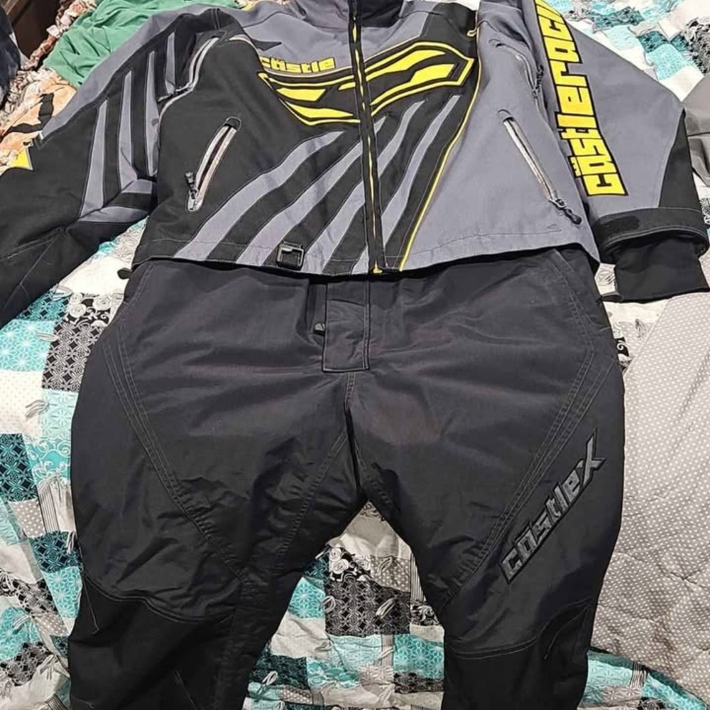 Castle X Men's Black and Gray Ski Jacket
